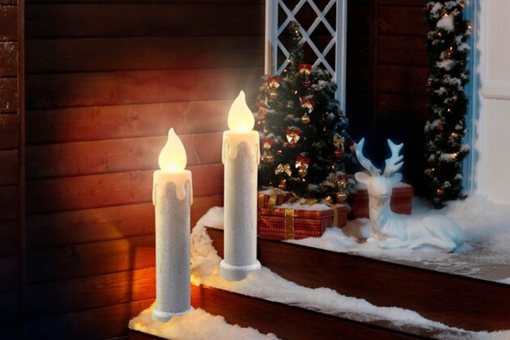 DIY Giant Outdoor Christmas Candles Decor Anywhere